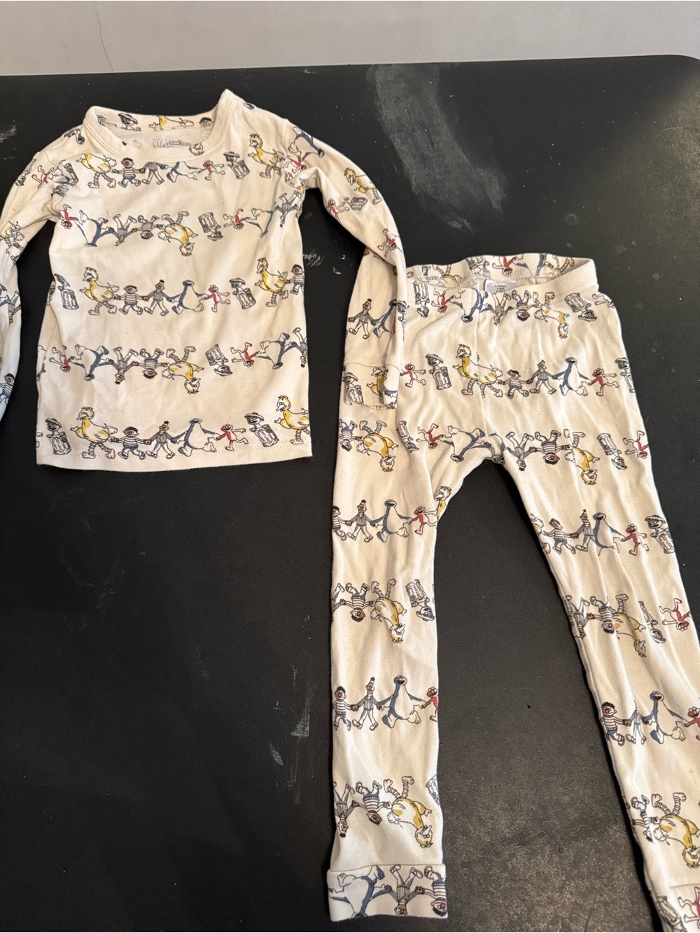Sesame Street 4  Pajama Set baby gap size 4